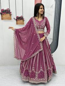 Séquence de broderie en georgette couleur pêche traditionnelle travail Lehenga Choli avec Dupatta pour la fête - Product Image 4