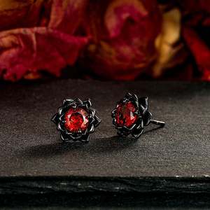 Boucles d'oreilles clous Jeulia personnalisées, style gothique, noires, motif floral, pierre de naissance taille ronde, serties clos, cadeau - Product Image 4