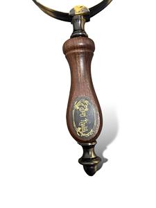 Lupa Clásica de Vidrio con Mango de Madera y Lente Óptica Clara, Diseño Ligero de Decoración Artística para Lectura, Inspección, Aficiones y Manualidades - Product Image 3