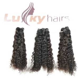 Extensions de cheveux humains indiens bouclés naturels noirs de 28 pouces, alignés sur les cuticules, non traités, ondulations profondes lâches, vente en gros - Product Image 2