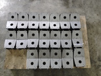 Plaque de montage industrielle en tôle, fabrication en acier inoxydable, découpe laser, trou fileté, composant de machine OEM fabriqué à Bac Ninh