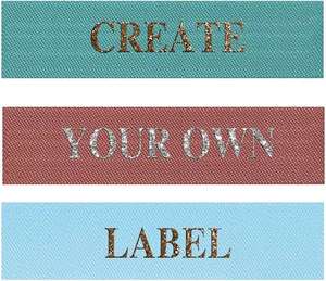 Etiqueta tejida ecológica con logotipo 3D de alta densidad personalizada, etiqueta de satén para el cuidado del cuello para ropa, plancha y prensa de calor, pliegue de un lado - Product Image 3