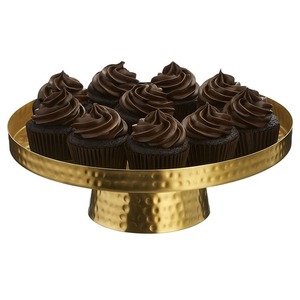 Le support à gâteau décoratif en métal fini or luxueux ajoute une touche de sophistication à toute célébration ou décor de thé haut de gamme - Product Image 2