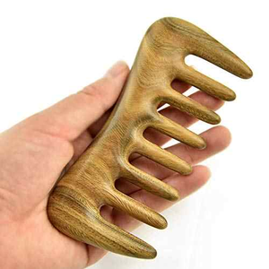 หวีไม้เนียมคุณภาพดีที่สุด สำหรับเสริมดวงตามหลักฮวงจุ้ย ทำด้วยมือ เป็นมิตรกับสิ่งแวดล้อม ขนาดสั่งทำได้ สำหรับใช้ในบ้านและร้านเสริมสวย งานฝีมือเหนือกาลเวลาจากอินเดีย - Product Image 1