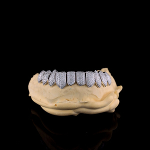 เพชรมอสซาไนท์สีเงินสำหรับจับหน้าอกแร็ปเปอร์ยอดนิยมแนวฮิปฮอปตัวเลือกเครื่องประดับฟันที่กำหนดได้เองด้านล่างและด้านบน - Product Image 3