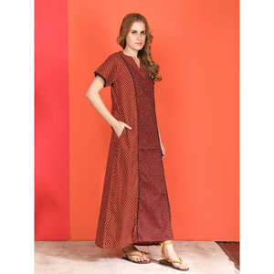 Robe de nuit longue en coton décontractée pour femme Evolve, imprimée, à manches courtes, avec poches latérales boutonnées, taille XS, tissée douce - Product Image 3