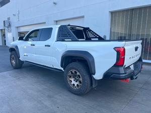 Nettoyer utilisé 2024 T0y0ta Tacoma Hybrid Trailhunter Double Cab 5 'Bed 4WD - Product Image 2