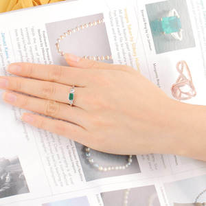 Bague de Fiançailles de Luxe pour Femme en Argent Sterling 925, Sertie de Zircon Vert Émeraude Taille Brillant et Diamants Latéraux, 3 Pierres - Product Image 2