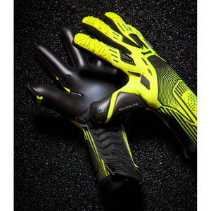 Customize Goalkeeper Gloves <b>Top</b> Quality German <b>Latex</b> Goalkeeper Gloves Customize Logo Design Goalkeeper Gloves - Product Image 5