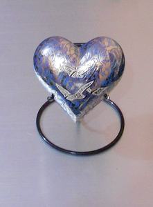 Silver <b>Heart</b> Hammered Miniature Cremation Urns with Stand for Infants/children Ashes <b>Top</b> Selling Cremation Urns on Best Prices - Product Image 3