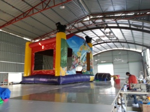 Château gonflable en PVC combiné pour parc d'aventure et parc urbain, thèmes de saut amusants, usage commercial - Product Image 5