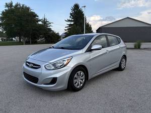Precio bajo, Hyundai Accent SE 2017, auto usado en venta - Product Image 1