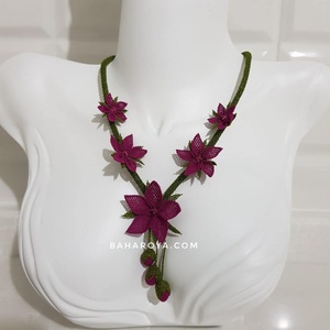 Collar Bilgin Kolye Fuşya, Collar de Moda con Bordado de Aguja - Product Image 1