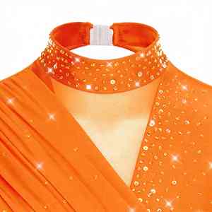 Nuevo Uniforme de Animadoras con Acentos de Pedrería Brillante, Tela Suave y Cómoda, Listo para Practicar - Product Image 3