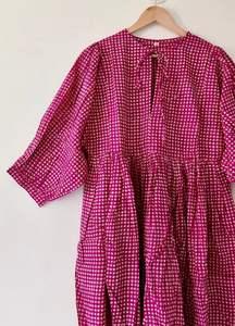 Robe midi d'été décontractée avec silhouette ample imprimé de pois floraux col profond et fermeture à cordon tour de taille naturel - Product Image 2