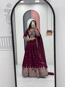 Impresionante tradicional Color granate Pure Vichitra Silk Lehenga Choli con trabajo de bordado pesado para Navratri y ropa festiva - Product Image 4