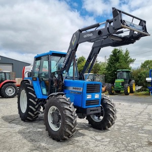 Landini 9880 Evolution 4 cilindros Turbo cargado Motor Perkinns igual que Massey 390T Paneles de zinc mecánicamente perfectos Restaurados - Product Image 1