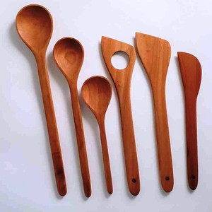 Juego de Cucharas de Madera de Cerezo, Juego de Servir Ensaladas, Madera Natural con 2 Espátulas, Utensilios Hechos a Mano Sostenibles - Product Image 1
