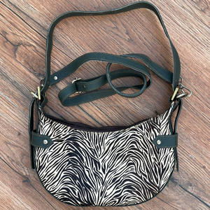 กระเป๋าสะพายพาดลำตัวหนังรีไซเคิลลายสัตว์2025สินค้ามาใหม่กระเป๋าสะพายข้างใต้วงแขนหนังสีสันสดใส - Product Image 2