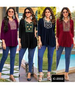 Nouveau modèle femmes décontracté et tenue quotidienne haut en rayonne lourde avec beau travail de broderie avec motif fantaisie court Kurtis pour les femmes - Product Image 1