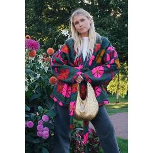 Vestes courtes bohèmes Suzani, dernière collection de manteaux de haute qualité en coton Suzani, vêtements d'extérieur bohèmes, veste d'hiver pour femmes - Product Image 1