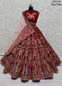 Lehenga choli ออกแบบเจ้าสาวด้วยรูปนกยูงปัก - Product Image 2