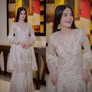 Lanzamiento de una Nueva y Hermosa Colección de Diseñador, Salwar Kameez Dupatta con Bordado Elegante y Trabajo de Lentejuelas, Seda Chinon Pura - Product Image 5