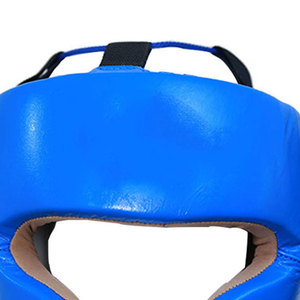 หมวกชกมวยแฟชั่นใหม่สำหรับผู้ชายหมวกกันน็อคหนังระบายอากาศได้ดีปรับได้สไตล์ปลอดภัยทนทานน้ำหนักเบาขายดี - Product Image 4