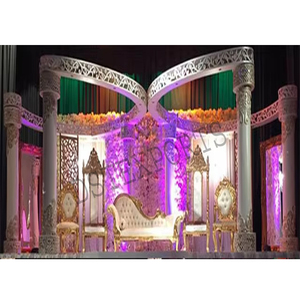 Impresionante Mandap de Boda con Diseño de Mariposas, Elegante Mandap de Boda Blanco Perla con Mariposas, Mandap de Boda con Mariposas en Melbourne, Reino Unido - Product Image 1