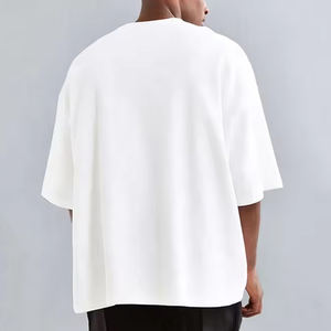 Camiseta cuadrada con cuello redondo para hombre Tela de algodón suave para comodidad y ropa informal versátil o diseño personalizado - Product Image 2