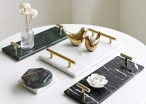 Esthétique Planche à découper créative et écologique en marbre avec options personnalisables Bords de luxe en métal et marbre Design Edgestomisé - Product Image 6