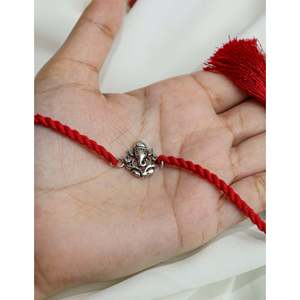 Rakhi de Plata de Ley 925 con Forma de Borla de Aarambh Ganesha, 9 Pulgadas, 2.5 Gramos, Unisex, para Regalo de Hinduismo en Ocasiones Especiales - Product Image 1