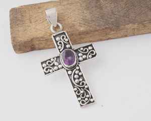 Pendentif en argent sterling avec croix en améthyste fait à la main, bijoux chrétiens, pendentif religieux, cadeau pour femmes et hommes - Product Image 1