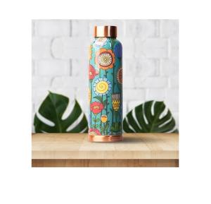 Bouteille d'eau isolée en bois à imprimé floral avec un design moderne et une construction durable - Product Image 5