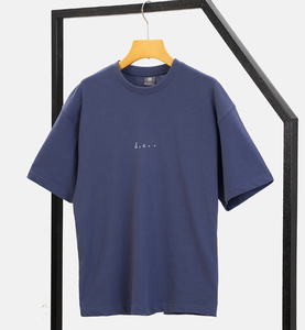 Camiseta Extra Grande de Alta Calidad con Hombros Caídos para Hombre, Opciones de Varios Colores Lisos, Logotipo Personalizado, 100% Algodón Grueso de 240 GSM - Product Image 1