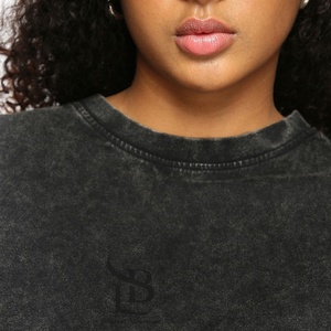 Camiseta de lavado ácido de algodón 100% de alta calidad para mujer, manga corta, cuello redondo, transpirable con logotipo personalizado, transpirable - Product Image 4