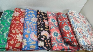 Tissu en coton imprimé à l'écran avec motif floral, matière pour la confection de robes, le quilting, la décoration intérieure, textile doux et respirant en rouleaux - Product Image 3