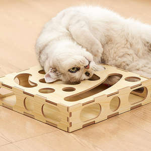 Jouet de puzzle pour chat en bois moderne, écologique et interactif - Design de chasse carrée - Product Image 4