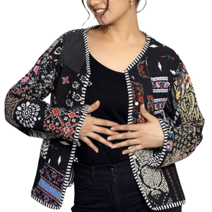 Veste universitaire unisexe matelassée faite à la main manteau d'hiver veste courte avec motif de sari en soie et cadeau de Noël à motif de lettres - Product Image 1