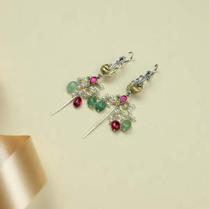 Boucles d'oreilles pendantes Anokhi Fusion motif paon, plaqué or, style vintage, épingles géométriques religieuses, zircon, perle, diamant pour les fêtes - Product Image 1