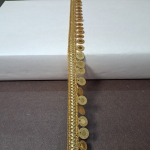 Accesorios de ropa más vendidos Cinta de encaje con adorno metálico Adorno de encaje de lurex plateado y dorado Recorte de encaje de plata dorada - Product Image 1