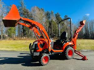 Mini tracteur Kubota BX23S 4WD/2WD |   Tracteur compact diesel 23HP avec chargeur et pelle rétrocaveuse - Product Image 4