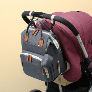 Sac à langer en nylon et sac à dos de maternité avec port USB pour les soins de la mère et du bébé - Product Image 4