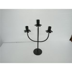 Candelabro de Metal Negro de Estilo Nórdico con 3 Luces y Bandeja Decorativa con Diseño de Flores, Portavelas de Hierro Antiguo para Sala de Estar Moderna - Product Image 1