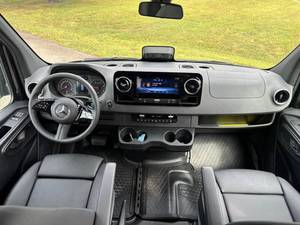 รถยนต์มือสอง Mercedes-Benz Sprinter 2500 Luxury ปี 2025 ราคาถูก ขาย - Product Image 2
