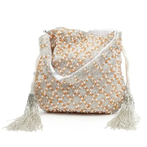 Bolso de mano bordado hecho a mano de diseño único para mujeres y niñas, bolso de fiesta a precio bajo de artesanía de lujo - Product Image 1