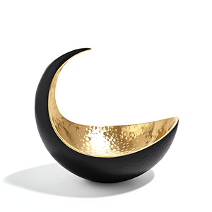 Artistique noir et or croissant de lune martelé bol en acier inoxydable pièce décorative de luxe pour des intérieurs élégants et sûrs - Product Image 1