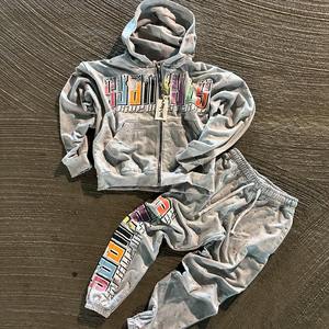 Chándal de estilo callejero retro para hombre personalizado serigrafiado con diamantes de imitación, pantalones de chándal regulares con conjunto de cremalleras Retro - Product Image 4