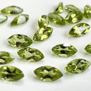 หินเพอริดอตธรรมชาติทรงเหลี่ยมเพชรพลอย4x8มม. ตัดเหลี่ยมเพชรพลอย - Product Image 1