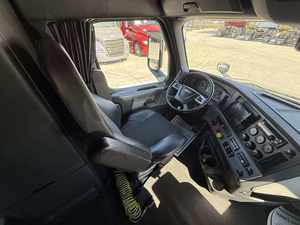 รถบรรทุกมือสอง Cascadia 126 Sleeper ปี 2021 ขายดี - รุ่นหลังคากลาง 505 แรงม้า เกียร์อัตโนมัติ Dt12 12 สปีด พร้อมส่งทั่วโลก - Product Image 2